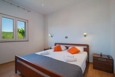 Villa Homeland - Five-Bedroom Home