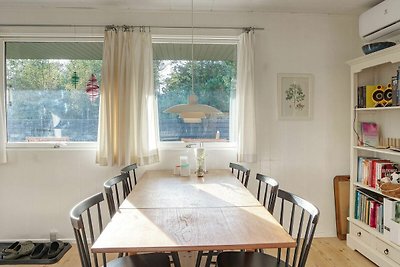 4 Personen Ferienhaus in Væggerløse-By Traum