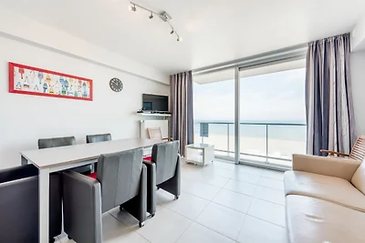 Alexy 401G sulla spiaggia con vista mare