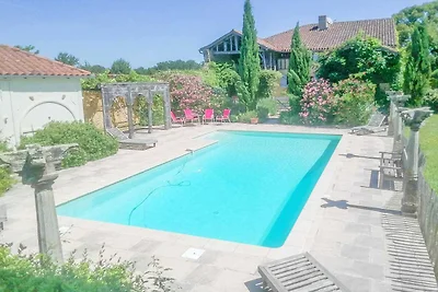 Schönes Bauernhaus mit privatem Pool