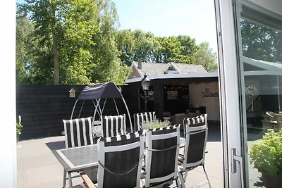 Moderna casa vacanze con veranda a Limmen
