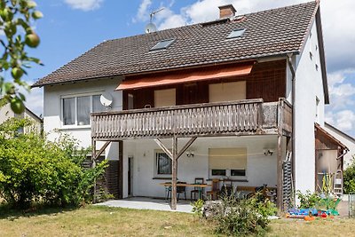 Fijn appartement in Fuldabrück met een tuin