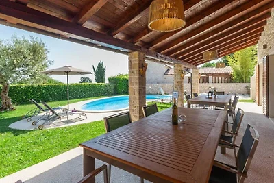 Villa in Kastelir with Swimming Pool