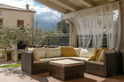 Villa en Krnica con piscina