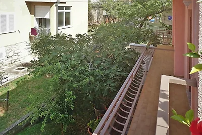 Wohnung im Haus Pink Starigrad Paklenica
