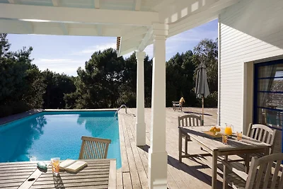 Schöne Villa mit Privatpool, nur 900 m vom St...