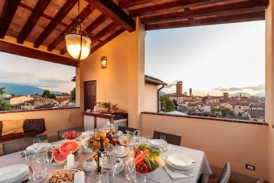Attraktive Wohnung in Lucca mit Terrasse