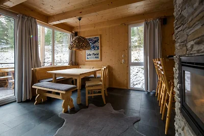 Großzügiges Chalet mit Whirlpool im Freien