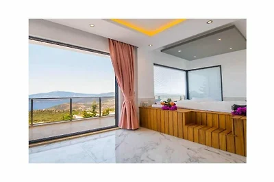 Villa a Kalkan con piscina