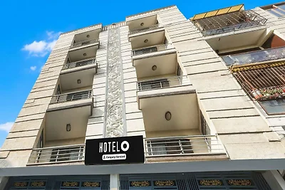 Super Hotel O Chhatarpur