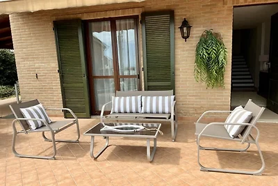 Elegante villa met hottub en uitzicht