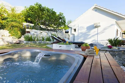 Ferienhaus in Tucepi mit Schwimmbecken
