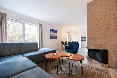 Geräumiges Ferienhaus im Ferienort Hambachtal