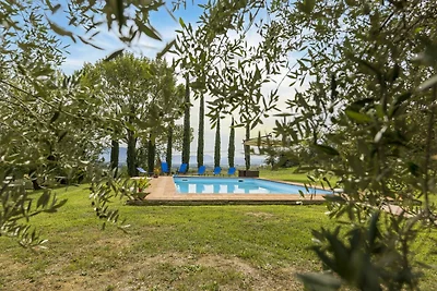 Villa privata con piscina nel cuore...