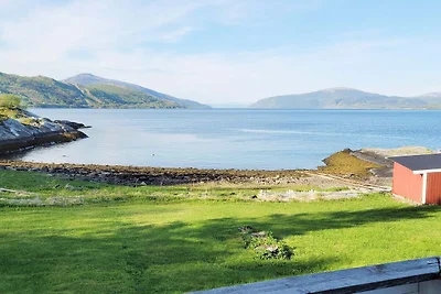6 Personen Ferienhaus in Sandhornøy
