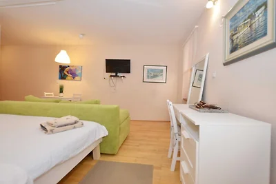 Einfaches und sonniges Studio-Apartment