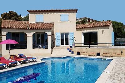 Elegante villa con piscina privata