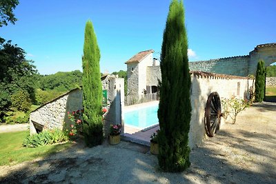 Castello con piscina privata vicino ad Agen