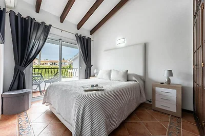 Lebhafte Wohnung in Mijas mit privatem Balkon