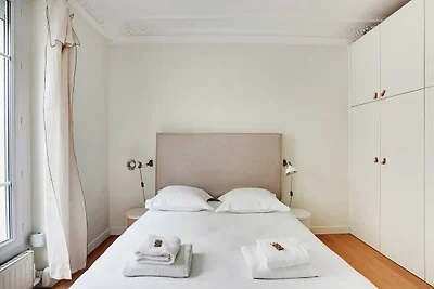 Authentische Wohnung - 3SZ/8P - Clignancourt