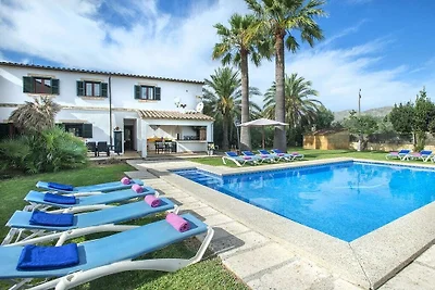Villa in Pollensa mit Schwimmbecken