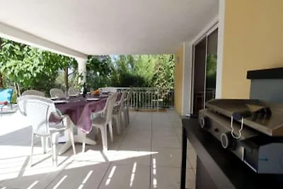 Ferienhaus mit Pool und Naturblick