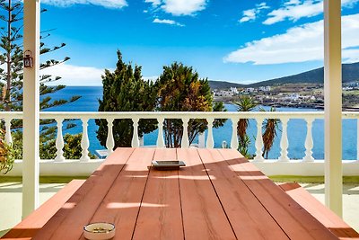 Scenic Holiday Home in Syros con Balcone