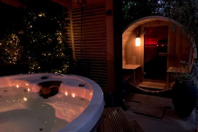 Gezellige villa met wellness tub, sauna en...