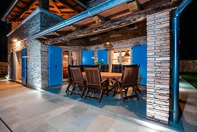Villa in Krmed mit Schwimmbecken