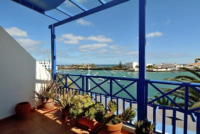 Modernes Apartment in Arrecife mit Terrasse
