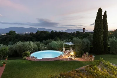 Villa in Toscana con piscina a sfioro