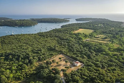 Ferienhaus in Pjescana Uvala in Strandnähe