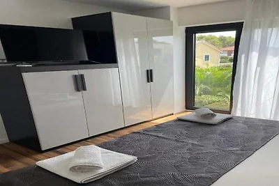 Grazioso apt con una camera da letto a Ugljan