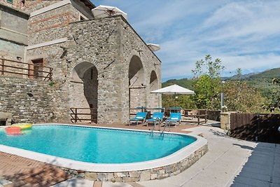 Appartamento con terrazza privata e piscina