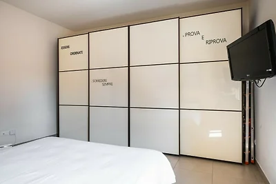 Bergonzoni 6 Apartment