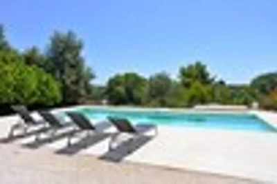 Trullo Ferienhaus mit Poolanlage in...