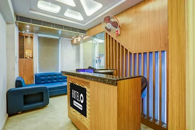 Super Hotel O Vivekanand Marg