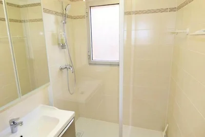 Lagos Residenz mit drei Zimmern