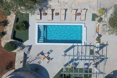 Villa in Bogomolje mit Schwimmbecken