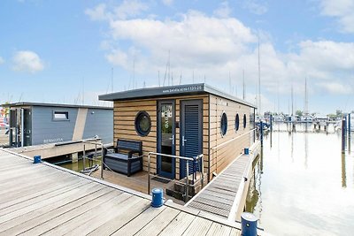 Comfortabele woonboot in jachthaven Volendam