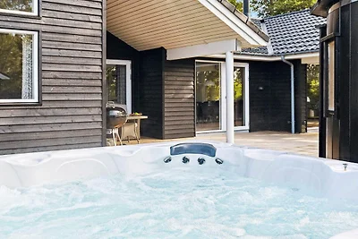 14 Personen Ferienhaus in Væggerløse