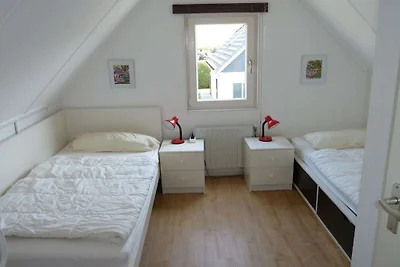 Ferienhaus in Ouddorp mit Schwimmbecken