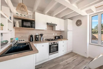 Huis vlakbij La Prée Beach met uitzicht op...