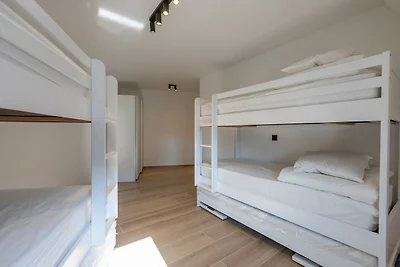 Ruim appartement voor 8 personen vlakbij zee.