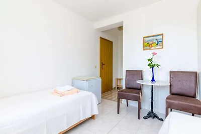 Villa Bind - Twin Room with Patio and Garden ...