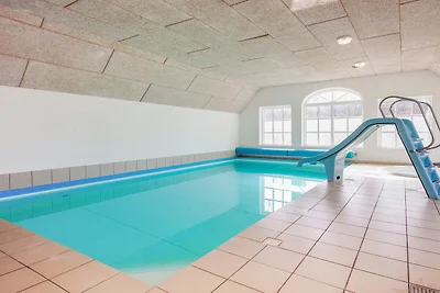 Luxuriöses Poolhaus in Meeresnähe