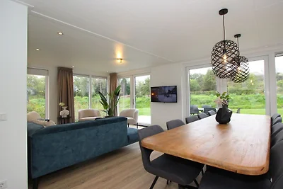 Villa in Hellevoetsluis mit Terrasse