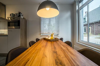 Bella villa con veranda a 4 km da Maastricht