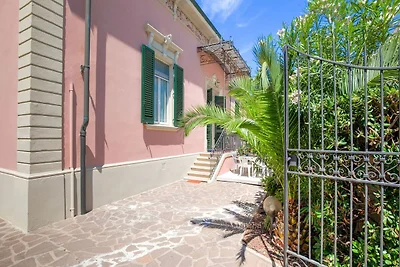 Wohnung in San Vincenzo mit Meeresstrand