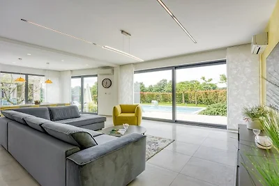 Villa in Tinjan mit Barbecue und Wifi